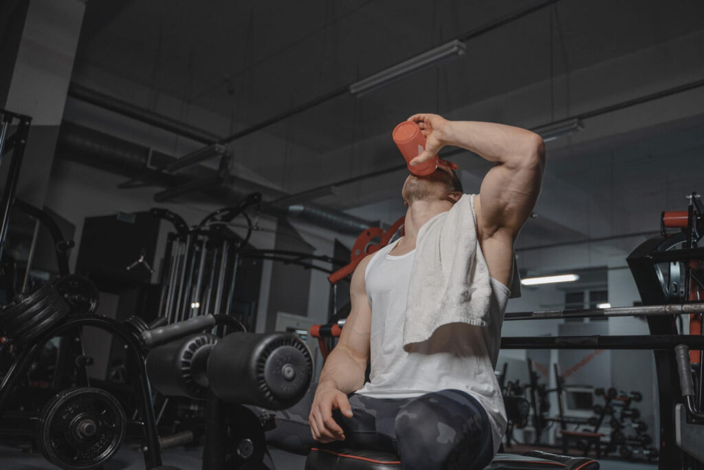 Shaker, gimnasio, proteínas.